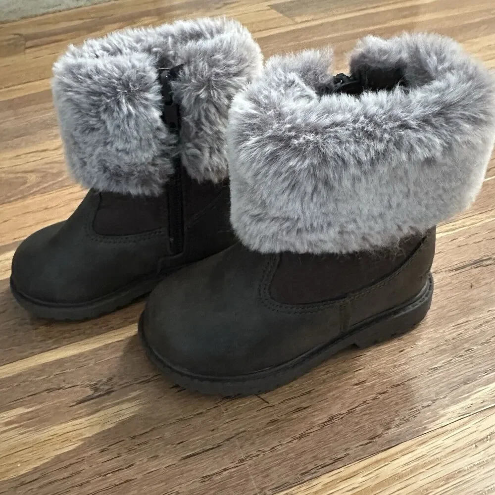 OshKosh B’Gosh Empress Boots, Faux Fur, Faux Leather, Toddler Size‎ 6